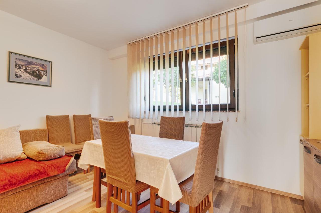 Apartments Lucija Слуни Екстериор снимка