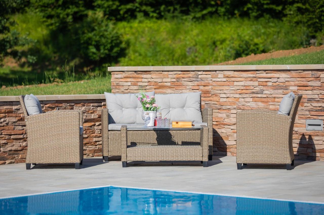 Apartments Lucija Слуни Екстериор снимка