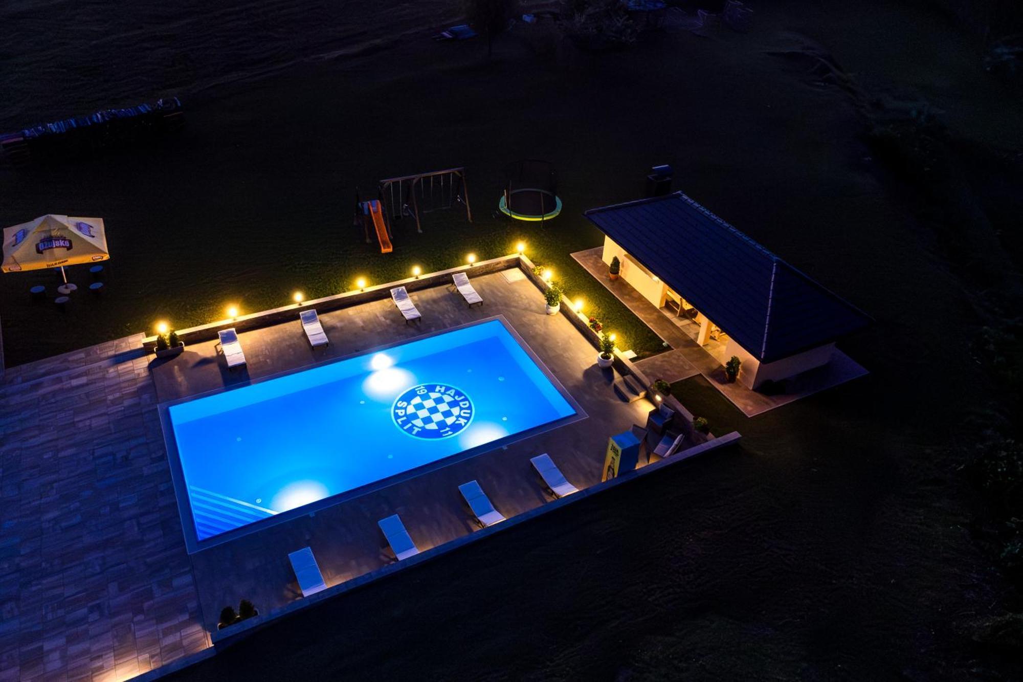 Apartments Lucija Слуни Екстериор снимка